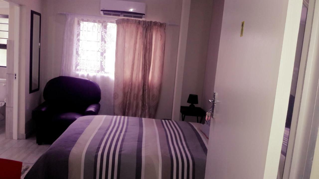 Zanevovo Hotell Scottburgh Exteriör bild