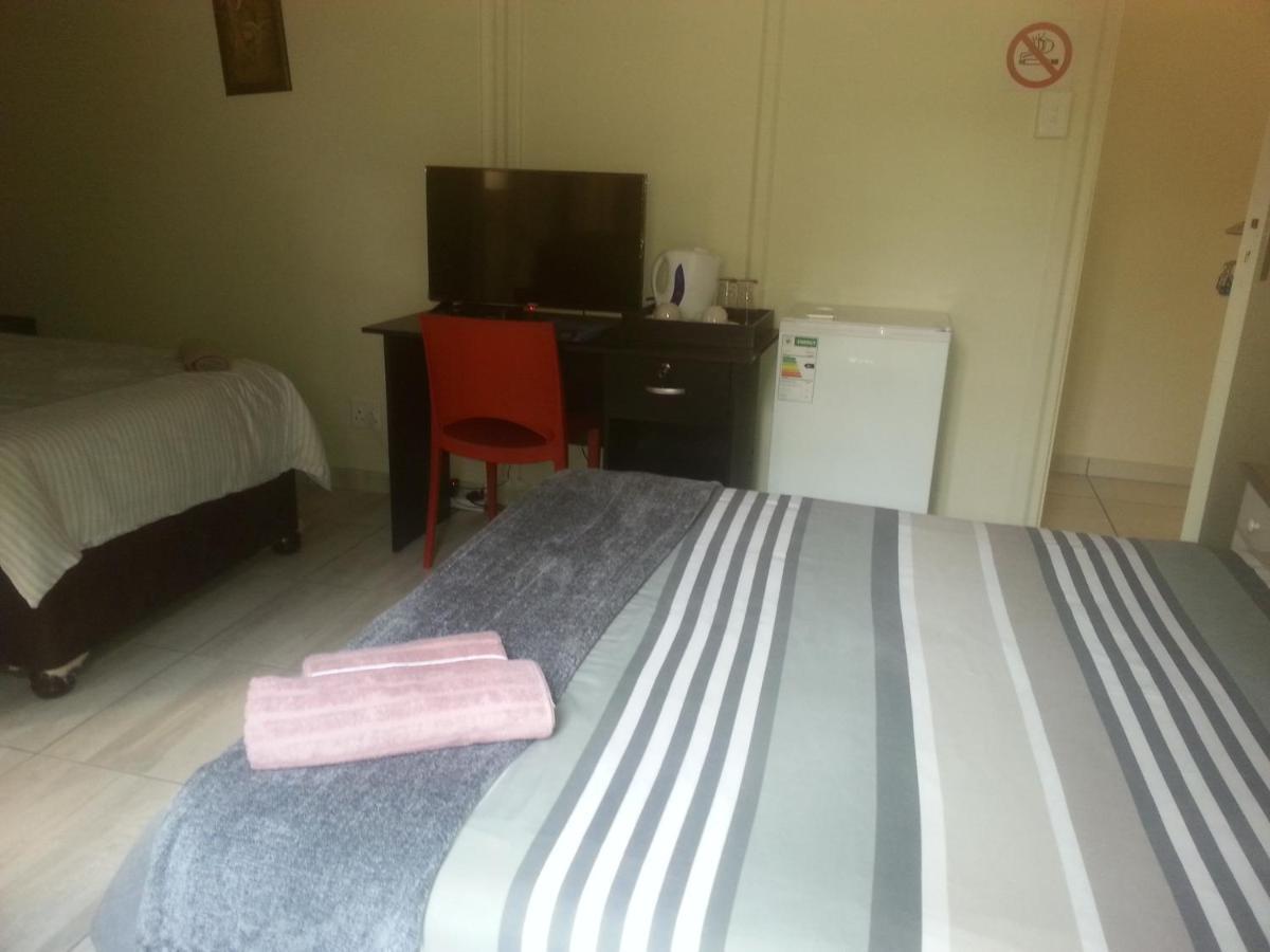 Zanevovo Hotell Scottburgh Exteriör bild