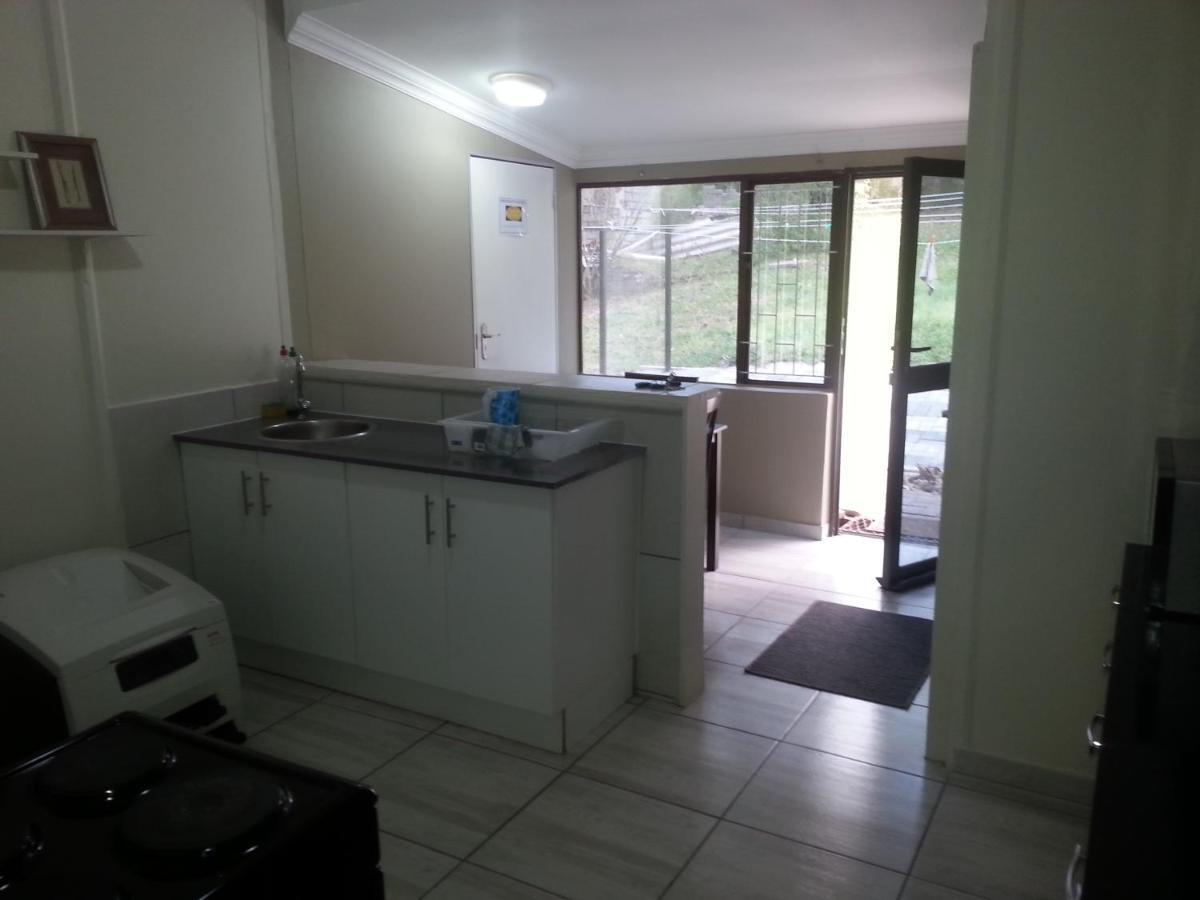 Zanevovo Hotell Scottburgh Exteriör bild